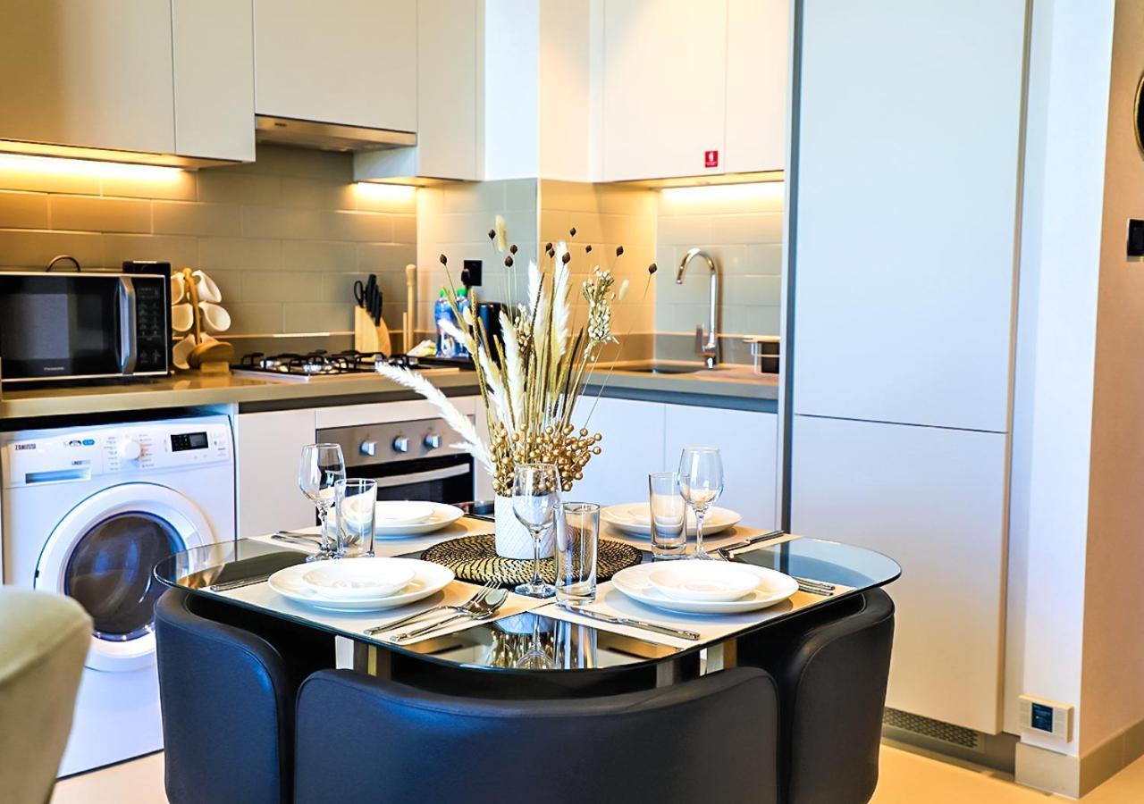 Stay By Latinem Luxury 2Br Holiday Home Cv B1309 Near Burj Khalifa ดูไบ ภายนอก รูปภาพ